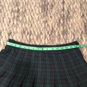VINTAGE 90s blackwatch plaid pleated skirt